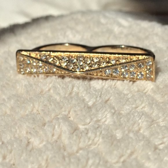 Two Fingers Gold Color Ring with clear stones - Picture 3 of 4